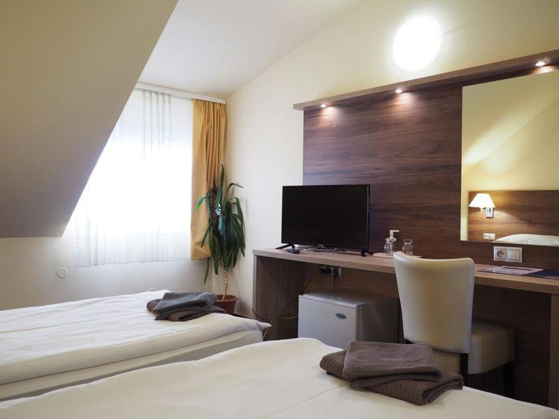 Pension Harmonie -Self Check-In Hotel Kolin Luaran gambar